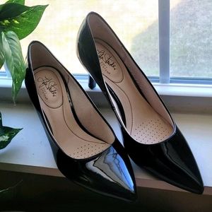 NWOT Life Stride🖤heels